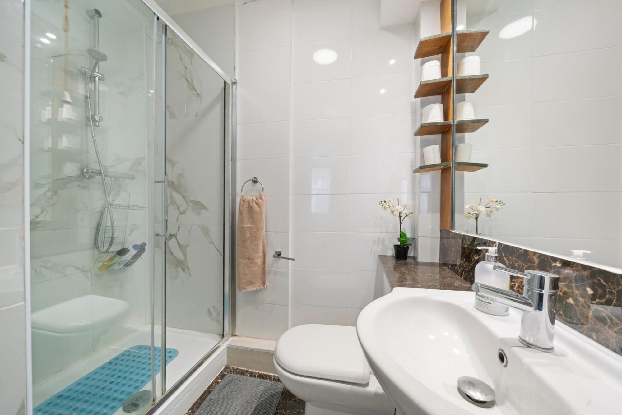 Central London Rooms Bed and breakfast